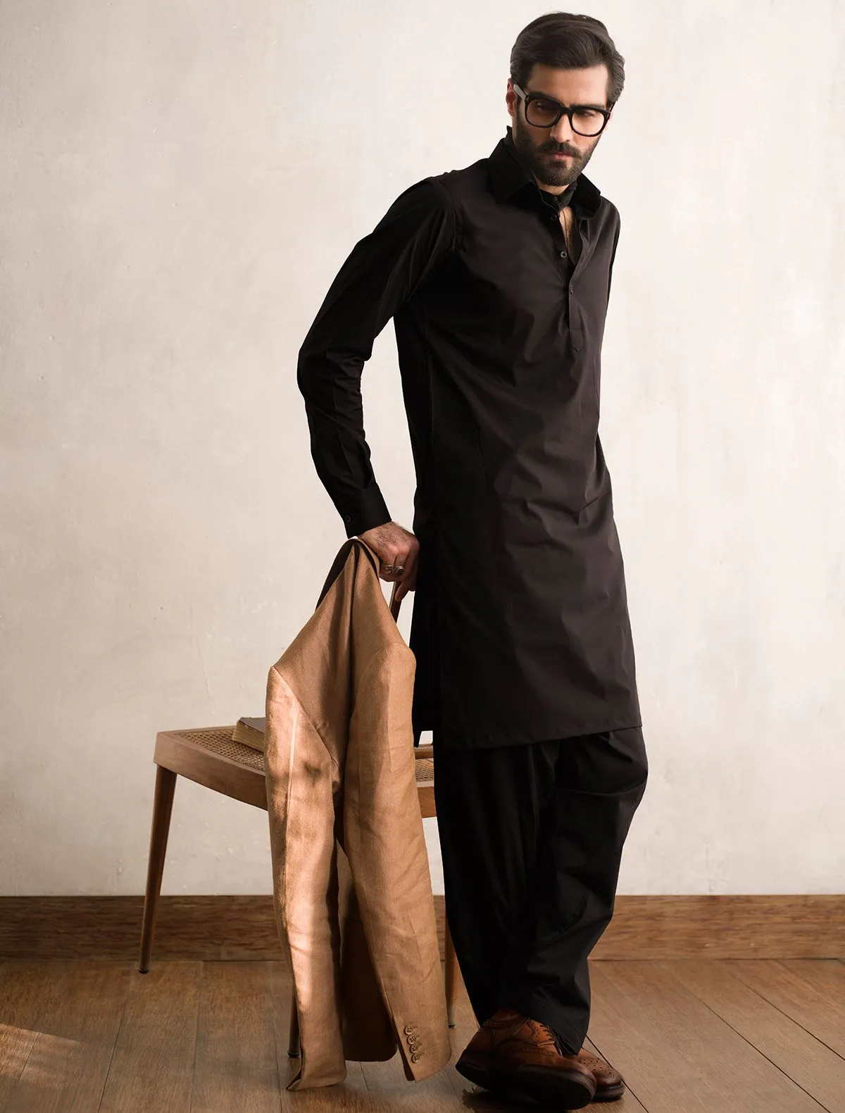 BLACK STRECHABLE KAMEEZ SHALWAR