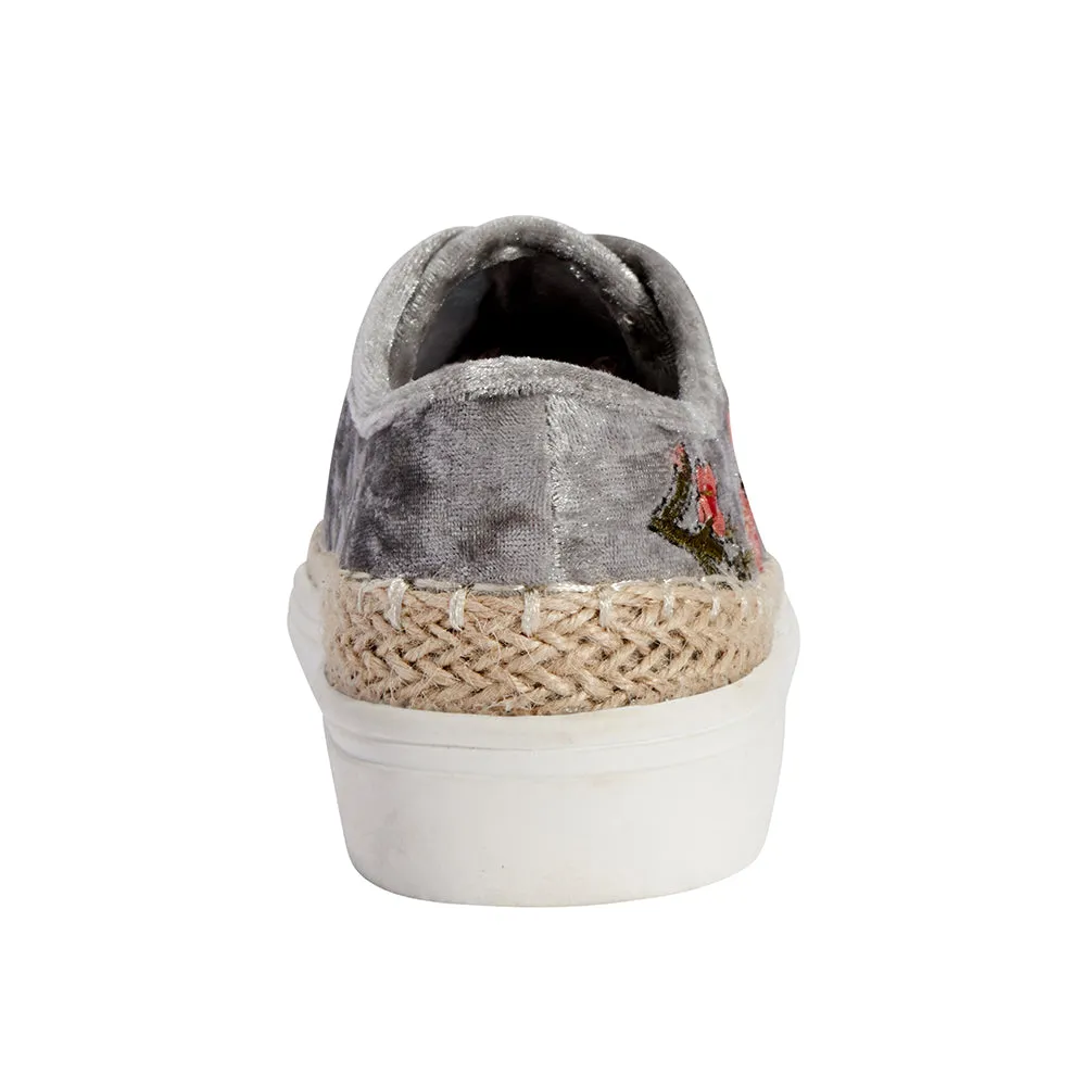 Flower embroided trainer