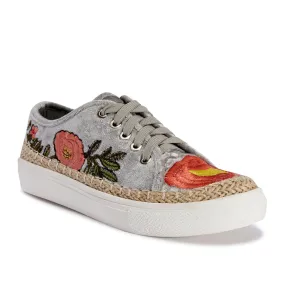 Flower embroided trainer