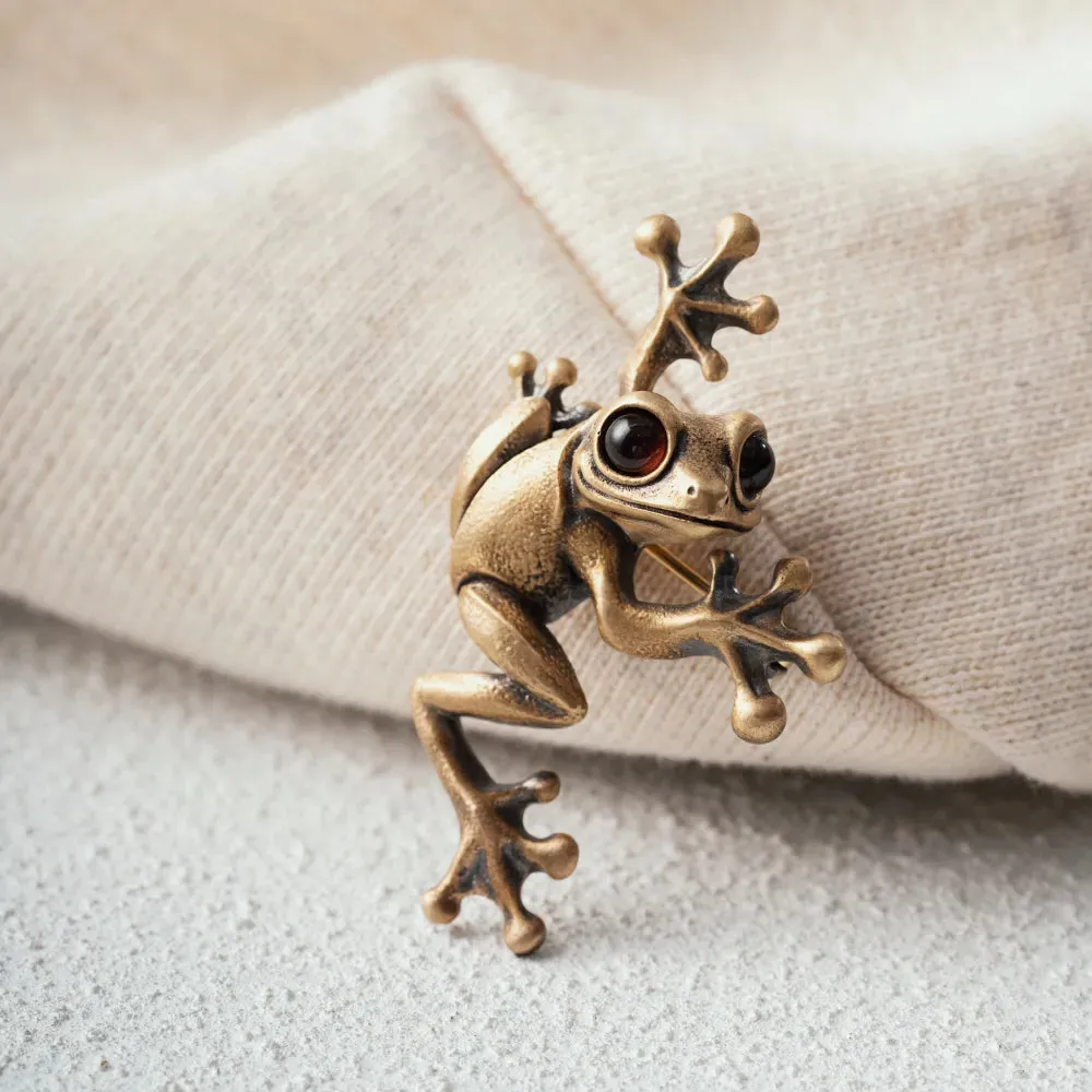 Tree Frog Brooch